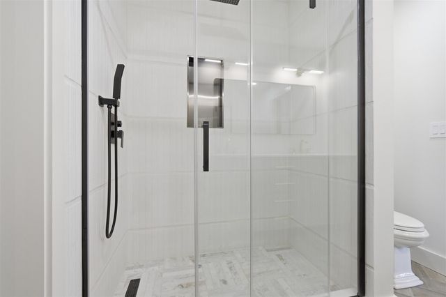 204 Parkview Drive, Bloomington, IL 61701