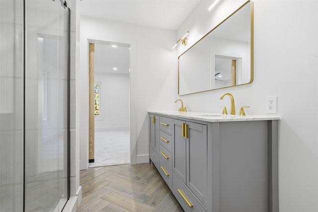 204 Parkview Drive, Bloomington, IL 61701