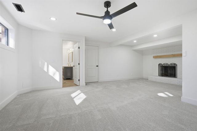 204 Parkview Drive, Bloomington, IL 61701