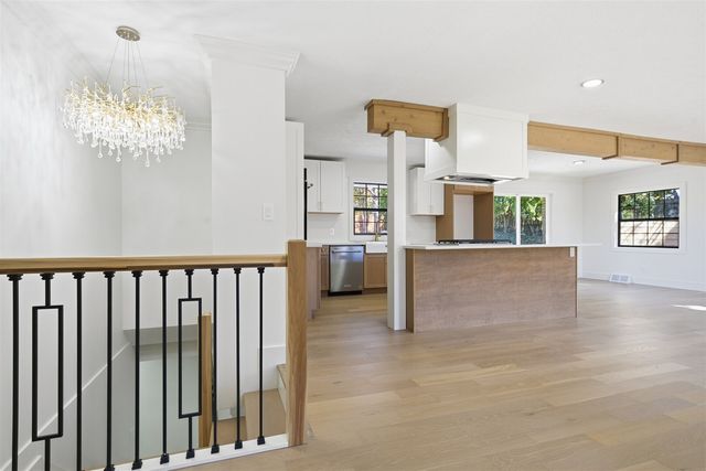 204 Parkview Drive, Bloomington, IL 61701