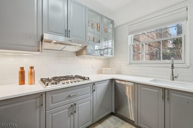 10 Crestmont Road, 1A 1A, Montclair Twp., NJ 07042