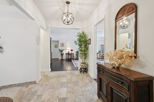 10 Crestmont Road, 1A 1A, Montclair Twp., NJ 07042