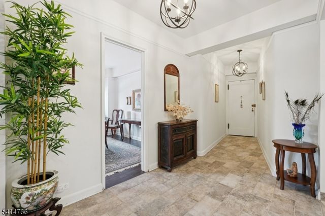 10 Crestmont Road, 1A 1A, Montclair Twp., NJ 07042