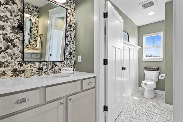 4922 Lathrop AVENUE, Mount Pleasant, WI 53403