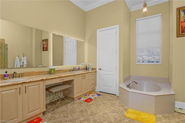 8593 Bellagio DR, Naples, FL 34114