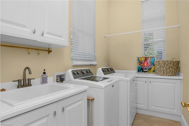 8593 Bellagio DR, Naples, FL 34114