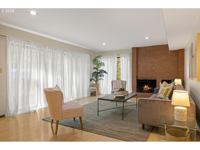 560 MILBURN Ct, Lake Oswego, OR 97034