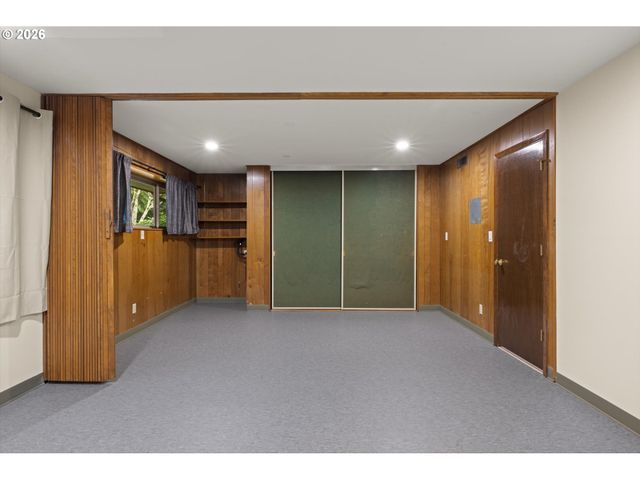 560 MILBURN Ct, Lake Oswego, OR 97034