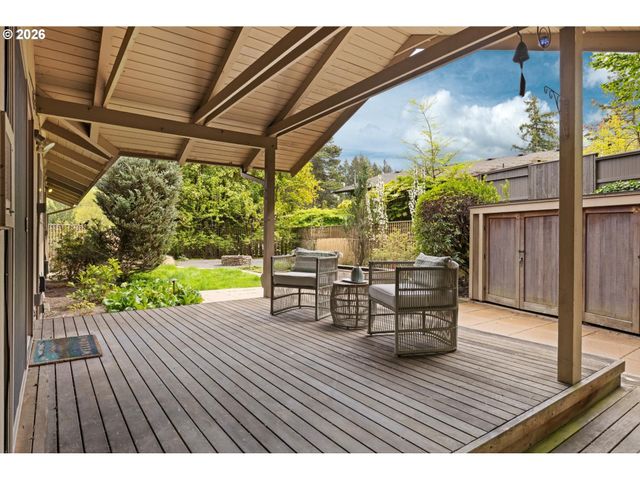 560 MILBURN Ct, Lake Oswego, OR 97034