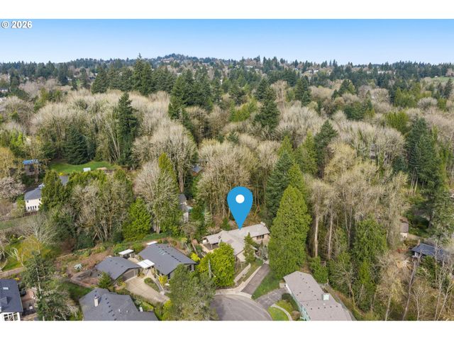 560 MILBURN Ct, Lake Oswego, OR 97034