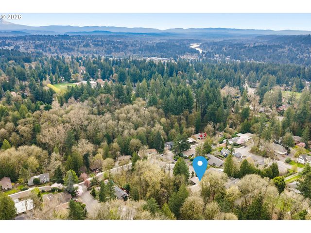 560 MILBURN Ct, Lake Oswego, OR 97034