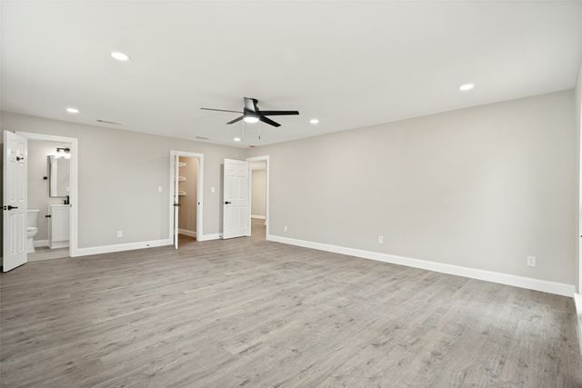 512 Grandview Drive, Granbury, TX 76049
