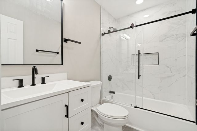 512 Grandview Drive, Granbury, TX 76049