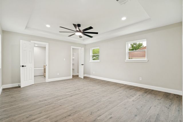 512 Grandview Drive, Granbury, TX 76049