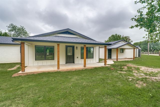 512 Grandview Drive, Granbury, TX 76049