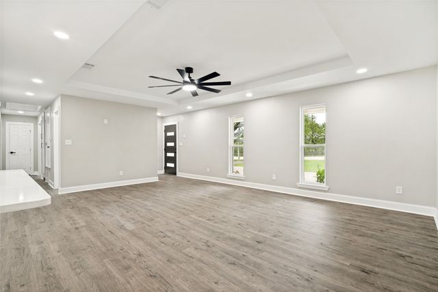 512 Grandview Drive, Granbury, TX 76049