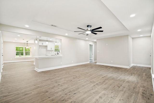 512 Grandview Drive, Granbury, TX 76049