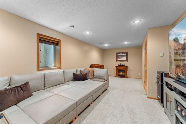 14068 Auburn Avenue, Rosemount, MN 55068
