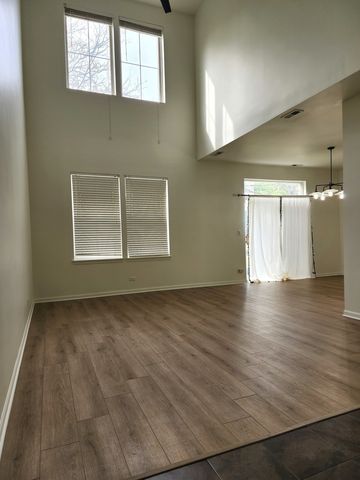 2884 Falling Waters Lane, Lindenhurst, IL 60046