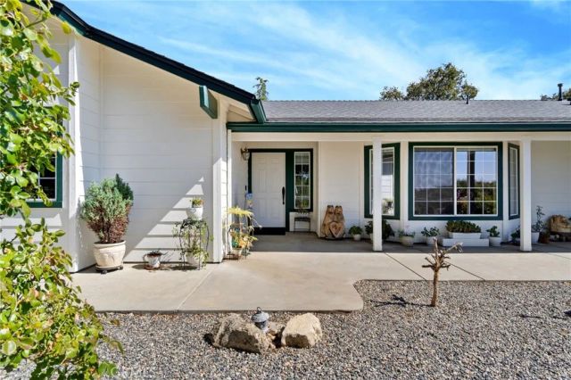 33867 Jennifer Court, Coarsegold, CA 93614