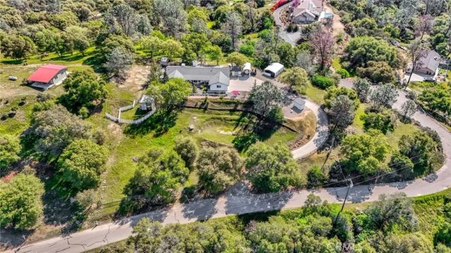 33867 Jennifer Court, Coarsegold, CA 93614