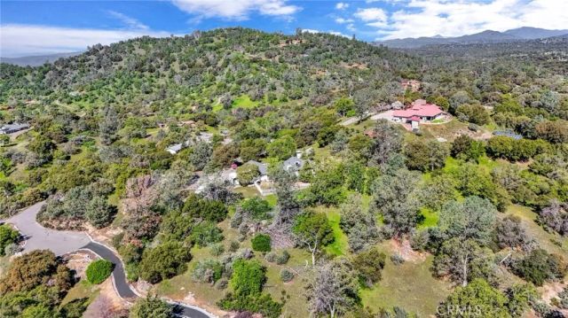 33867 Jennifer Court, Coarsegold, CA 93614