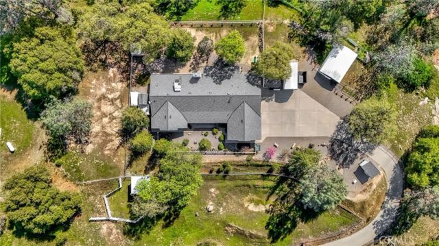 33867 Jennifer Court, Coarsegold, CA 93614