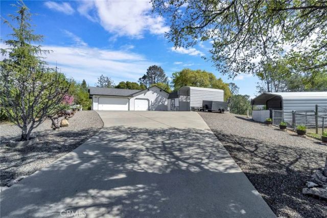 33867 Jennifer Court, Coarsegold, CA 93614