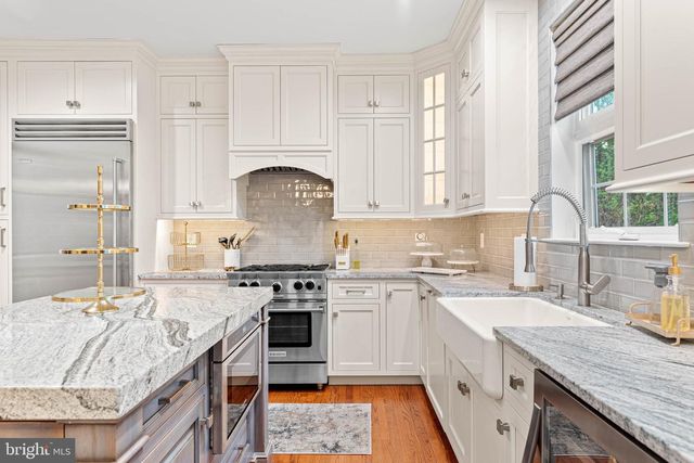 112 HILLSIDE LN, Mount Laurel, NJ 08054