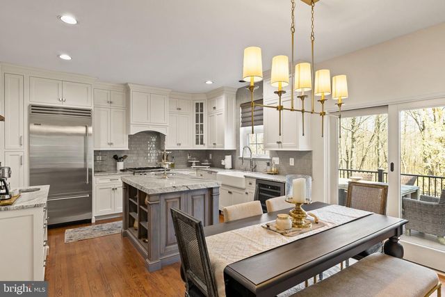 112 HILLSIDE LN, Mount Laurel, NJ 08054