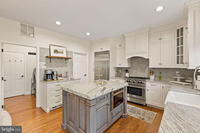 112 HILLSIDE LN, Mount Laurel, NJ 08054