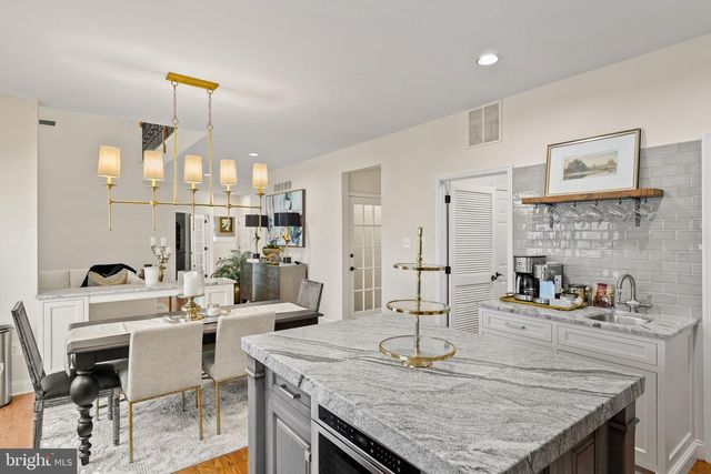 112 HILLSIDE LN, Mount Laurel, NJ 08054