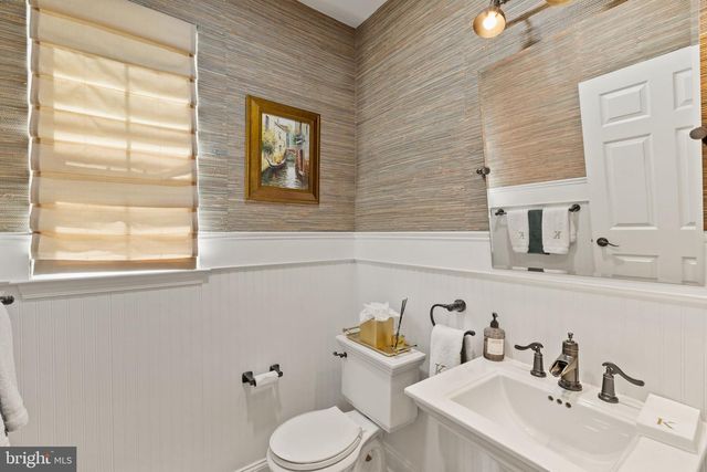 112 HILLSIDE LN, Mount Laurel, NJ 08054