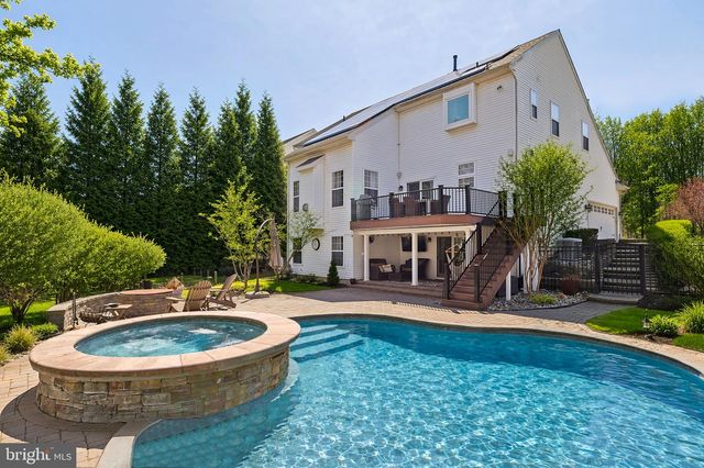 112 HILLSIDE LN, Mount Laurel, NJ 08054