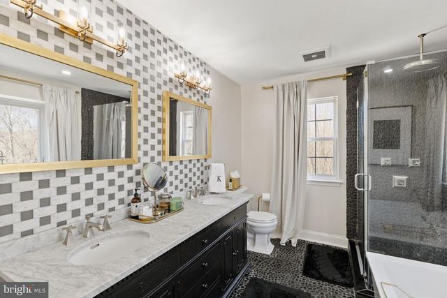 112 HILLSIDE LN, Mount Laurel, NJ 08054