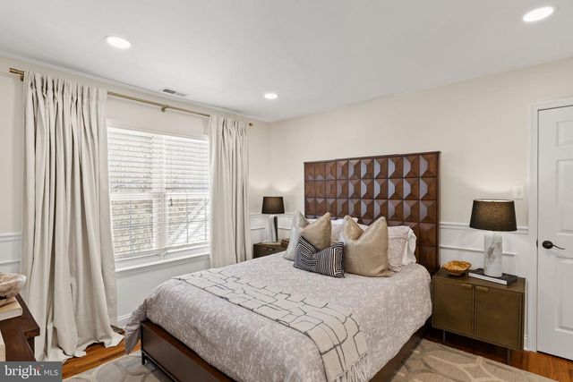 112 HILLSIDE LN, Mount Laurel, NJ 08054