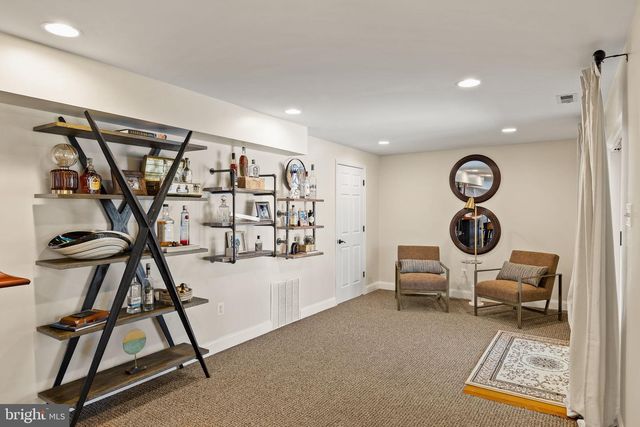 112 HILLSIDE LN, Mount Laurel, NJ 08054