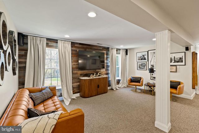 112 HILLSIDE LN, Mount Laurel, NJ 08054