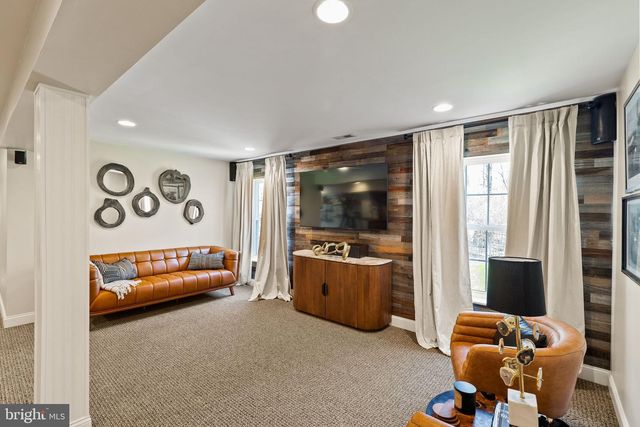 112 HILLSIDE LN, Mount Laurel, NJ 08054