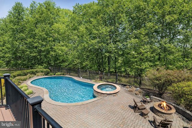 112 HILLSIDE LN, Mount Laurel, NJ 08054