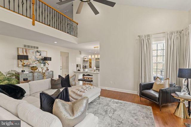 112 HILLSIDE LN, Mount Laurel, NJ 08054