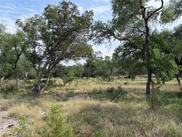 8219 Hammetts Crossing XING, Round Mountain, TX 78663