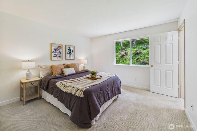 1995 Miss Ellis Loop NE, Poulsbo, WA 98370