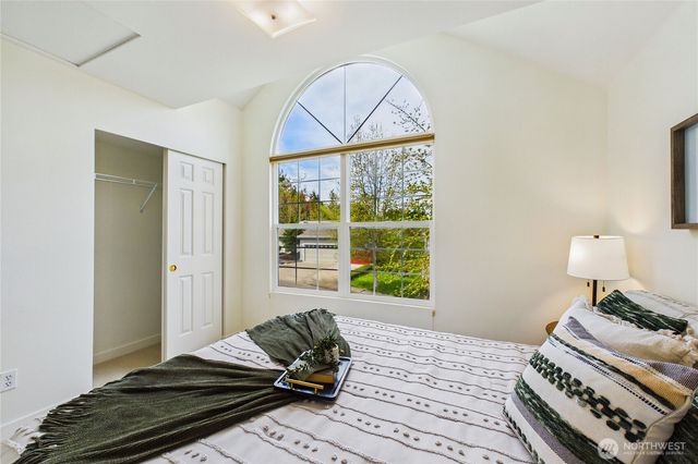 1995 Miss Ellis Loop NE, Poulsbo, WA 98370