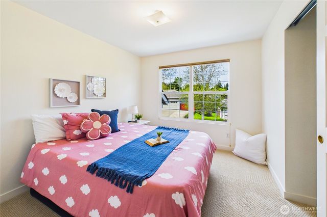 1995 Miss Ellis Loop NE, Poulsbo, WA 98370