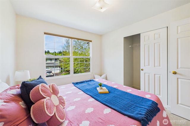 1995 Miss Ellis Loop NE, Poulsbo, WA 98370