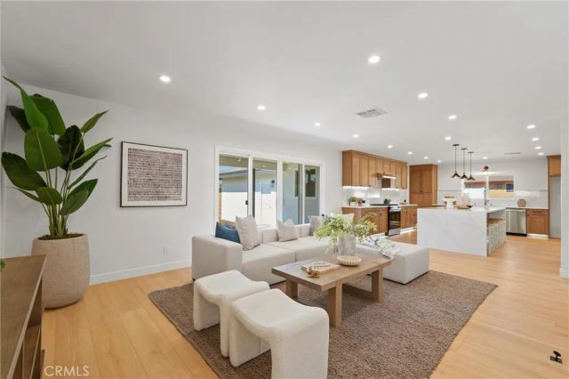 3339 E Jodee, West Covina, CA 91791