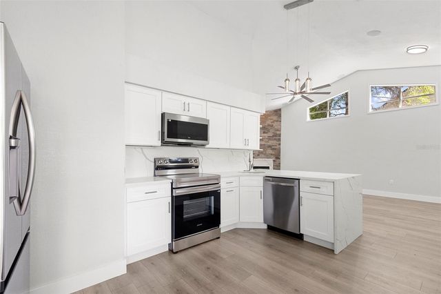 11651 SUNSHINE POND ROAD, Tampa, FL 33635