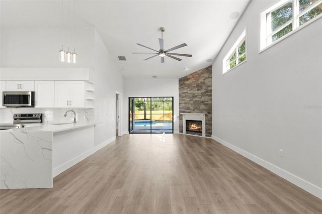 11651 SUNSHINE POND ROAD, Tampa, FL 33635