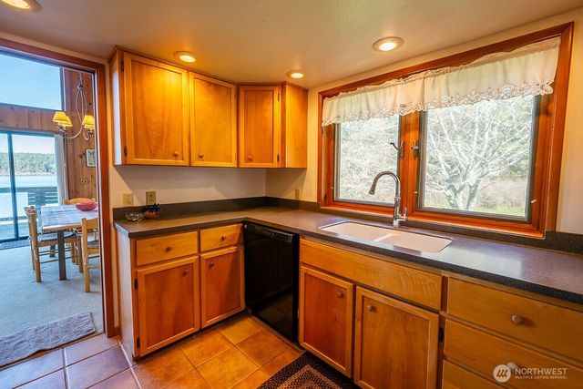 239 Shoreland Drive, Lopez Island, WA 98261